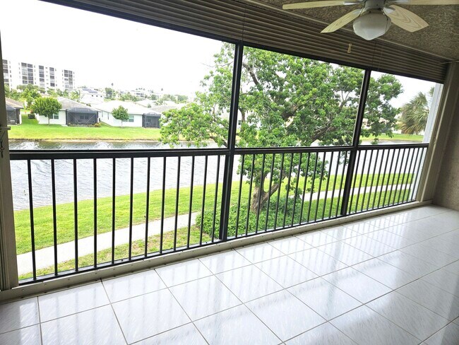 Building Photo - 14747 Cumberland Dr