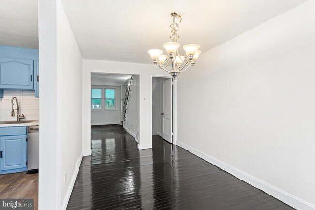 Building Photo - 7675 Overbrook Ave