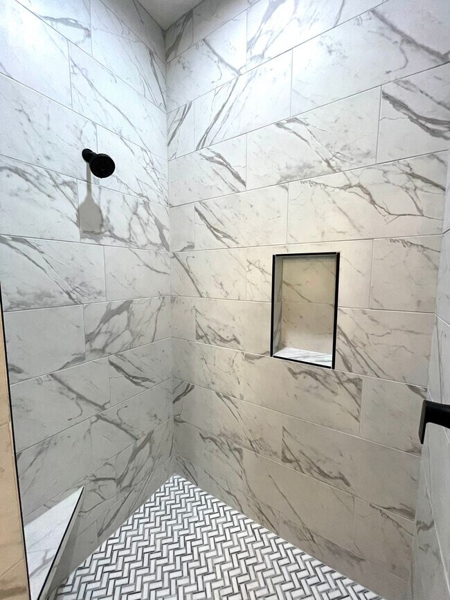 Building Photo - Beautiful 3 Bedroom Home on Desert Lakes Golf Course!