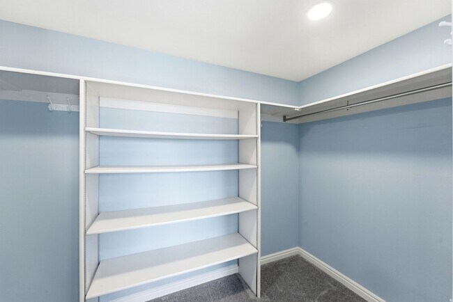 Building Photo - 1041 W Grindelwald Ct