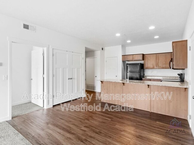 Building Photo - 788 E 500 S