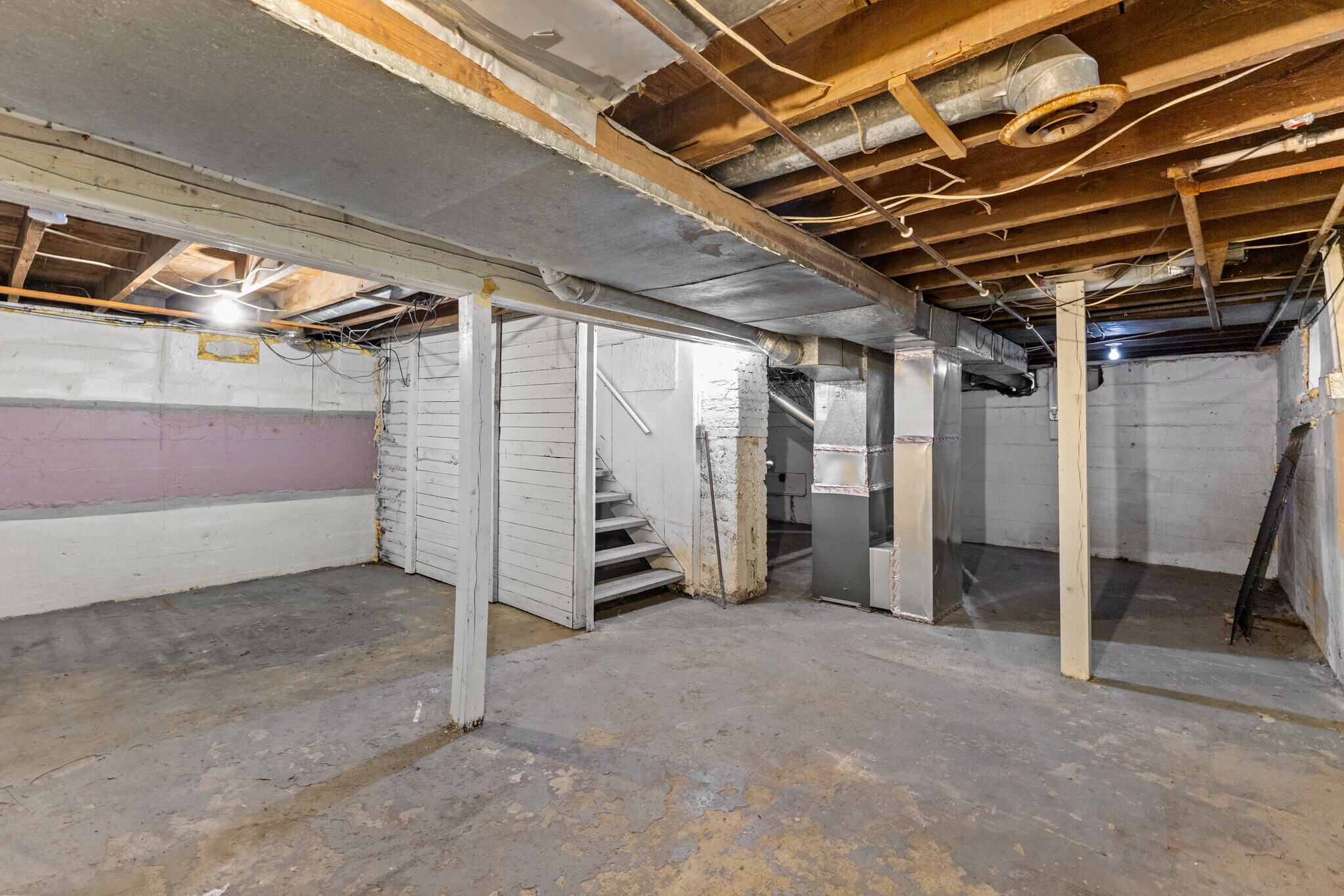 Building Photo - 922 Dakin St