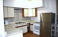 Building Photo - 138 Court St