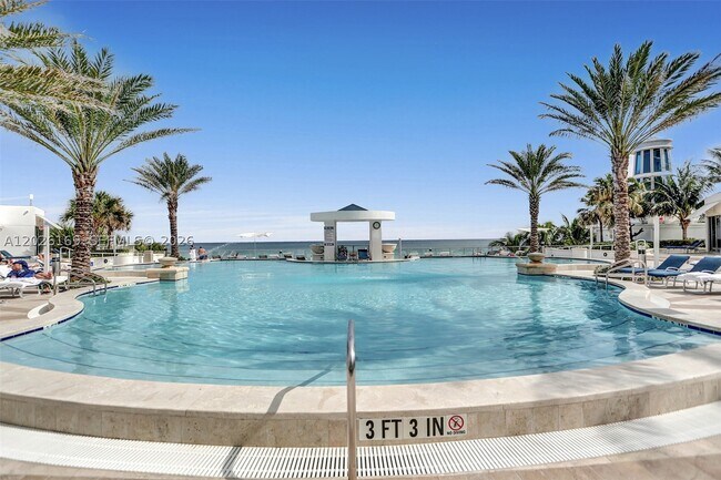 Building Photo - 3101 S Ocean Dr