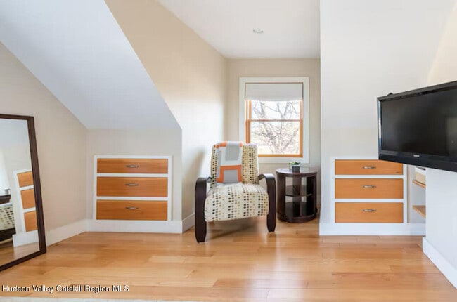 Building Photo - 37 Garage Place Rd