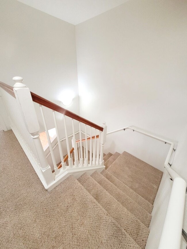Building Photo - AVAILABLE | Hawaii Kai: 3 Bedroom,2.5 Bathroom Townhome w/AC & Attached Garage |  | Features: In ...