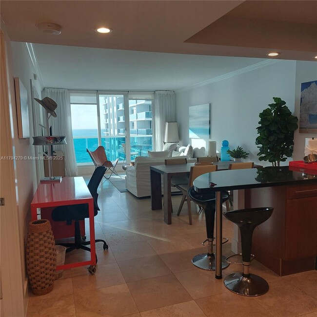 Building Photo - 2301 Collins Ave