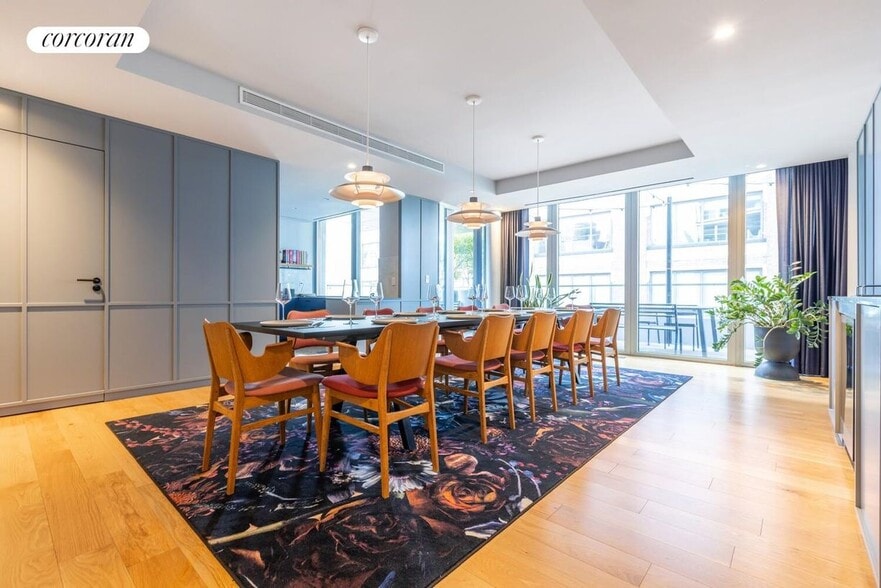 Building Photo - 547 W 47th St