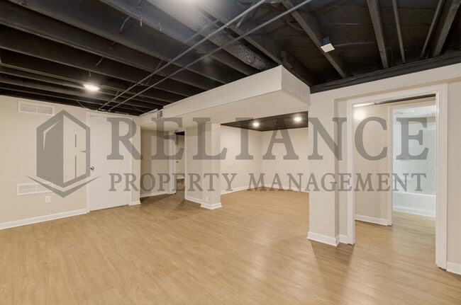 Building Photo - 1415 N Prairie Ln