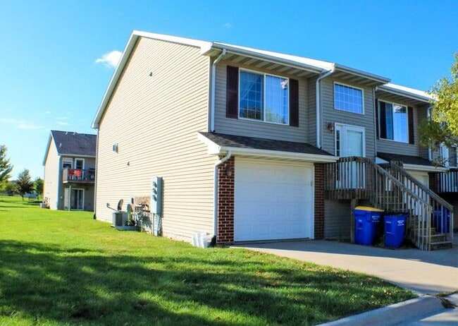 Building Photo - $1,600 | 3 Bedroom, 2 Bathroom Multi Floor Duplex | Pet Friendly* | Available for a August 1st, 2...