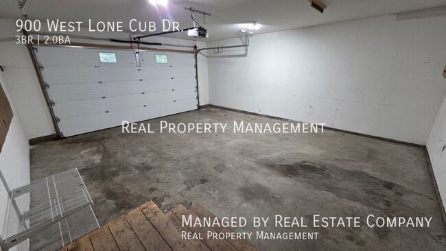 Building Photo - 900 W Lone Cub Dr