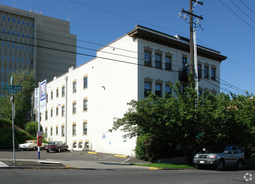 Primary Photo - Rennwood Court Apartments