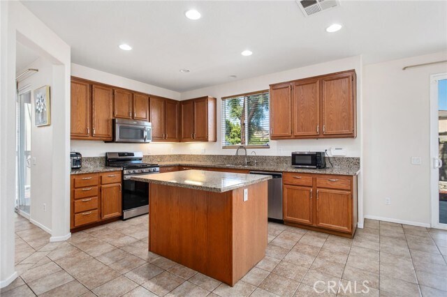 Building Photo - 38108 Tranquila Ave