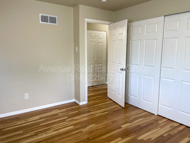 Building Photo - 4081 Esseldale Dr