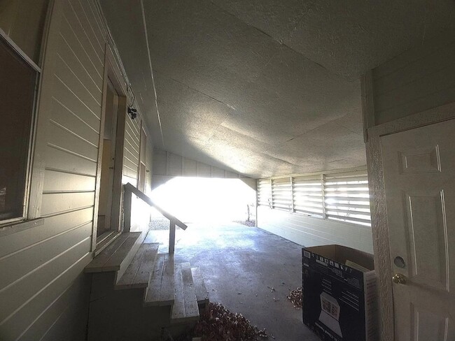 Building Photo - 405 24th St SE