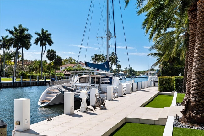 Building Photo - 500 Isle of Capri Dr