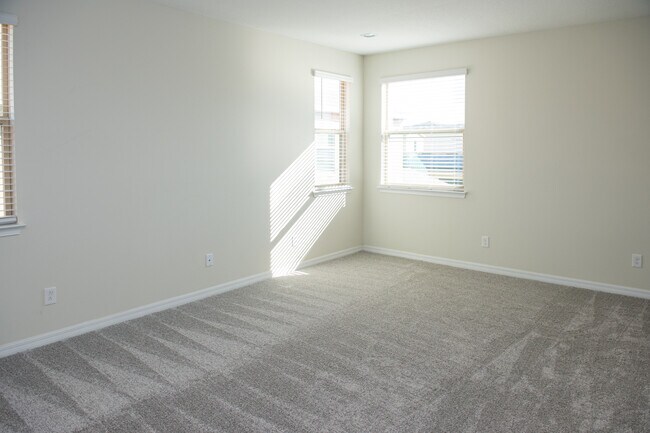 Building Photo - 1547 Bayfront Pk Aly