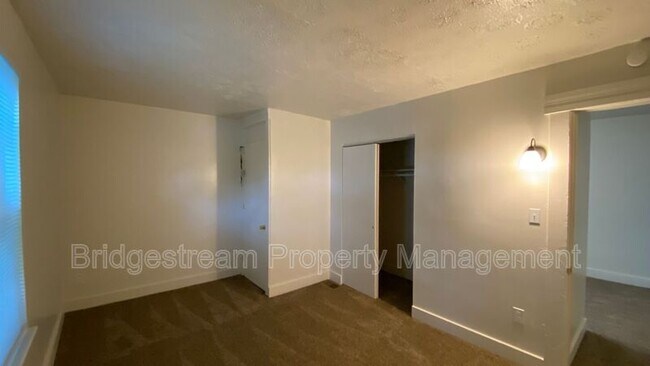 Building Photo - 14 Nassau St