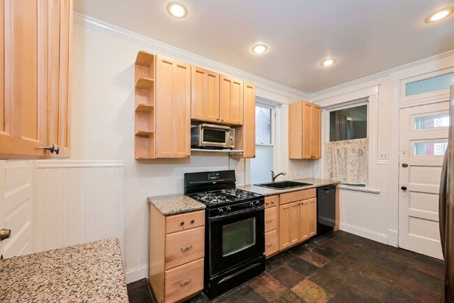 Building Photo - 1650 N Gaylord St