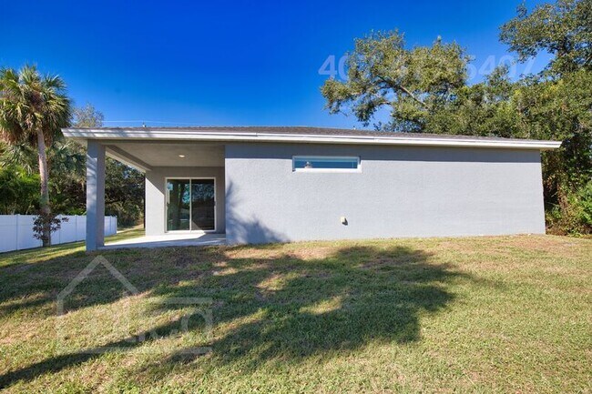 Building Photo - 5204 S San Mateo Dr