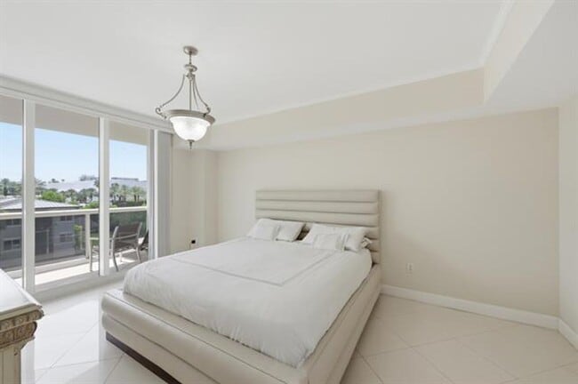 Building Photo - 9595 Collins Ave