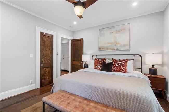 Building Photo - 663 Yorkshire Rd NE