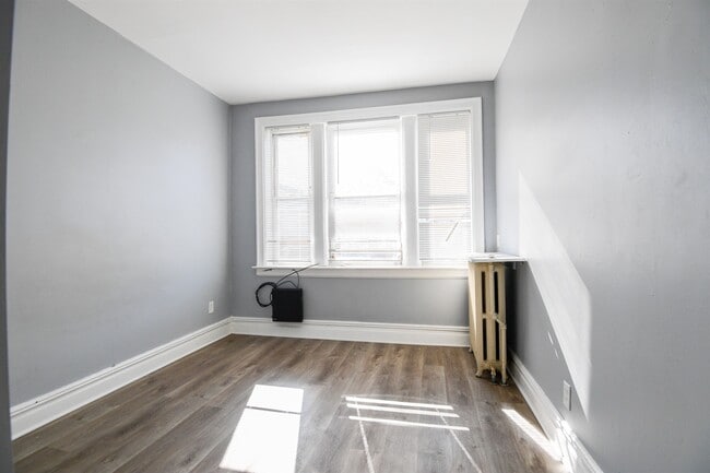 Building Photo - 153 Sterling Ave