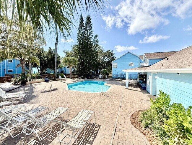 Building Photo - 2723 N Poinciana Blvd