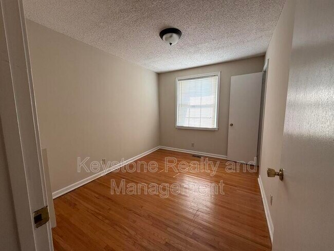 Building Photo - 1511 Cavern Court