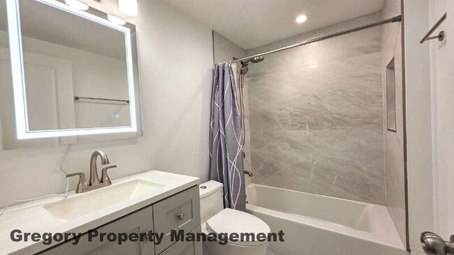 Building Photo - 117 154th Pl NE