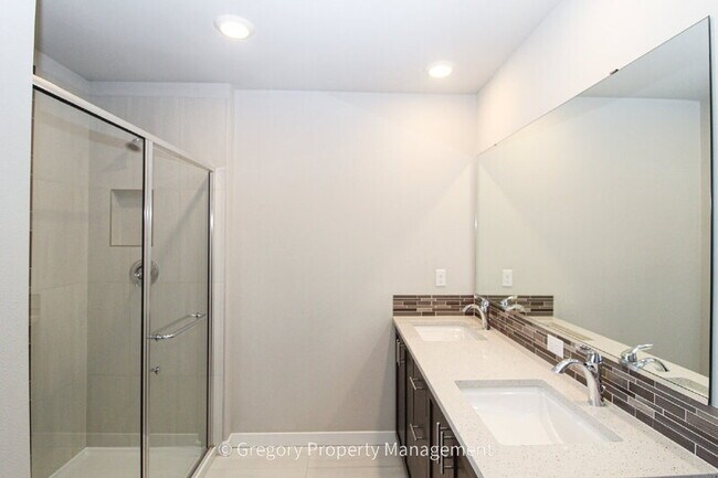 Building Photo - 21 181st St SE