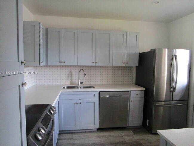 Building Photo - 8101 SW 24th Ct