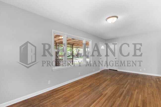 Building Photo - 1817 Catherine St