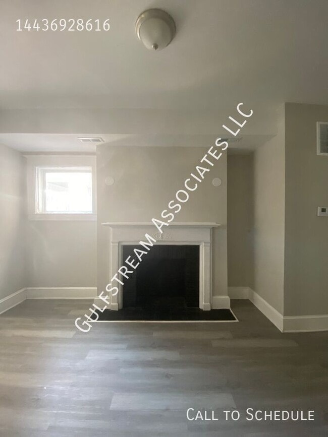Building Photo - 2926 Arunah Ave