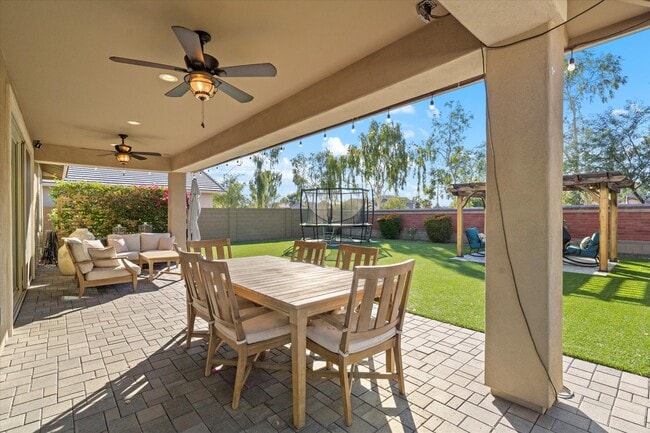 Building Photo - 12410 N 146th Ln