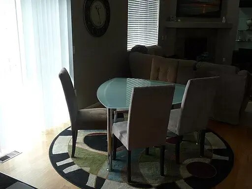 Kitchen breakfast nook - 15455 Carob Cir