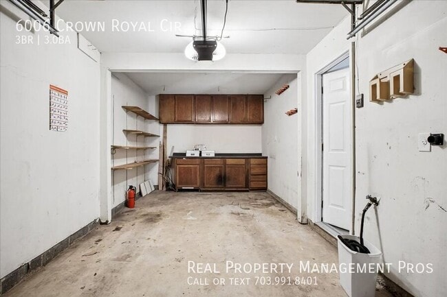 Building Photo - 6006 Crown Royal Cir