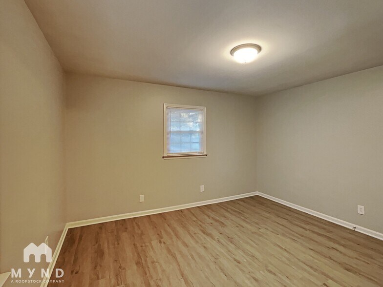Building Photo - 6381 Impala Cir