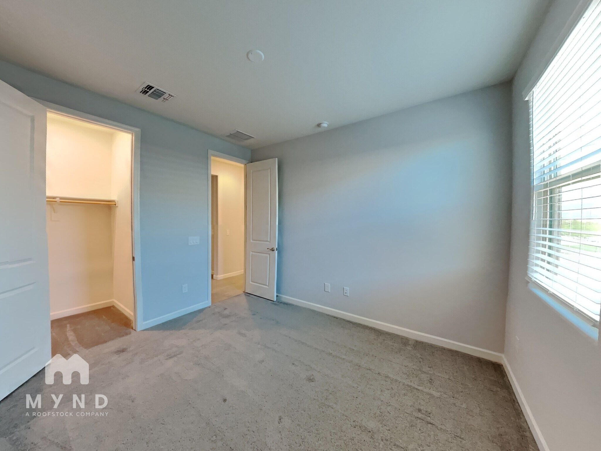 Building Photo - 720 E Silver Canyon Pl