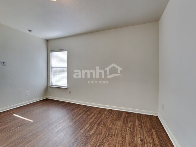 Building Photo - 10025 Quail Glen Dr