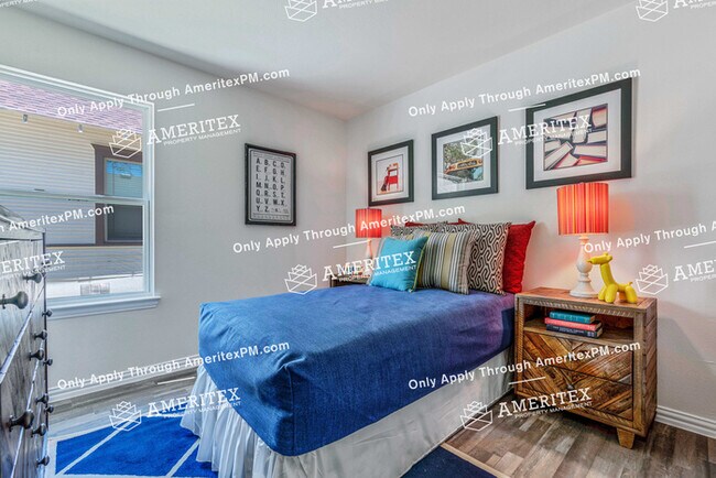 Building Photo - 1110 E Level St