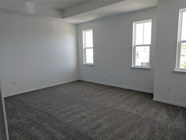 Building Photo - 15355 Willow Arbor Cir