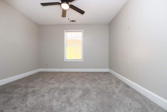 Building Photo - 3873 King Edward Trail SW