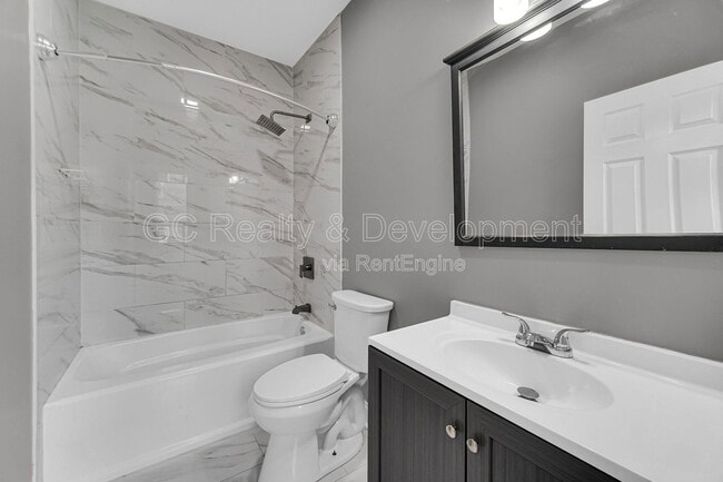 Building Photo - 1048 N Lawndale Ave