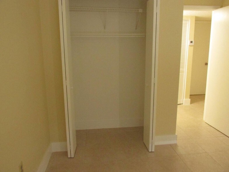 Building Photo - 7423 SW 152nd Ave