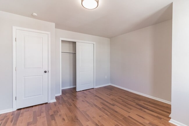 Building Photo - Two bedroom one Bathroom House for rent