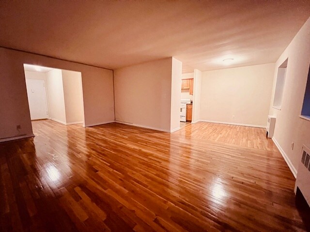 Building Photo - 242 Summit Ave