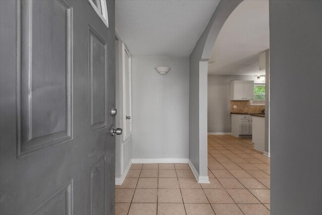 Building Photo - 1935 Barnsley Ln