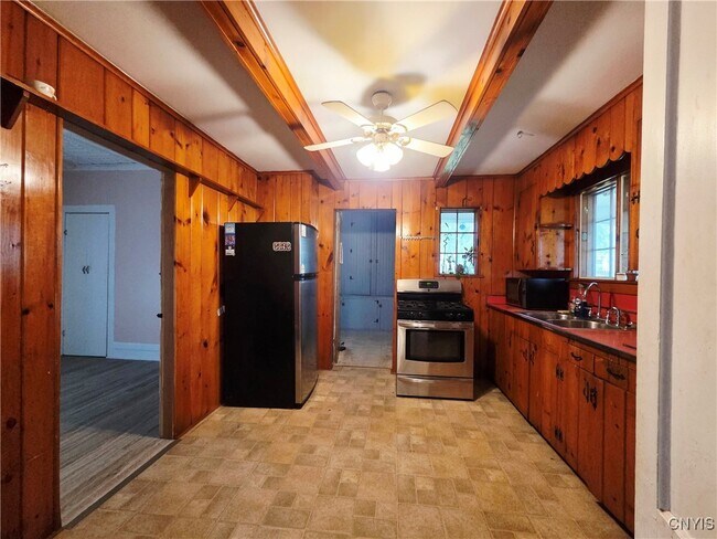 Building Photo - 98 Franklin St