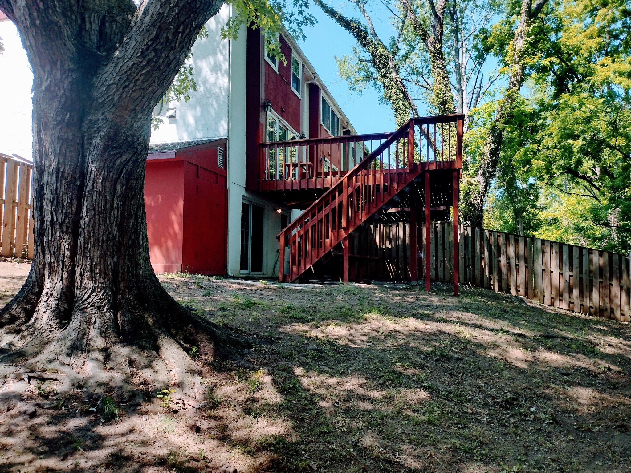 Building Photo - 5455 Hildebrand Ct